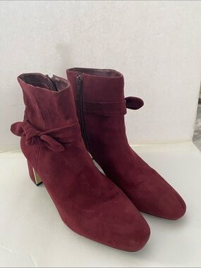 Alex & Marie Burgundy Suede Dashauna Booties